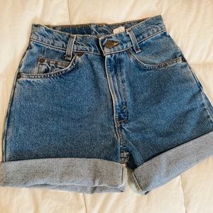 Vintage Levi’s shorts